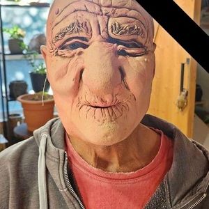 Meet your Posher, Delphine